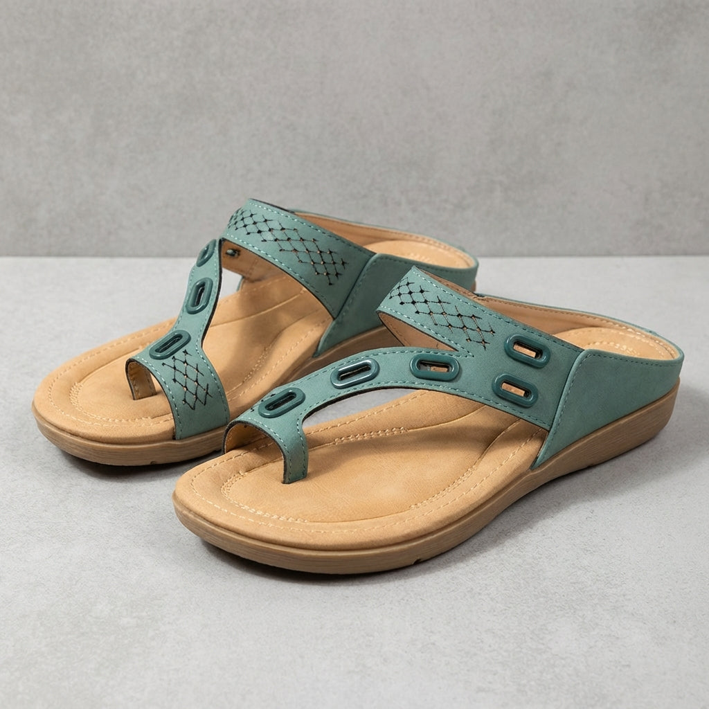 Relaxed Fit Women's Toe-Post Sandals Metallic Accents