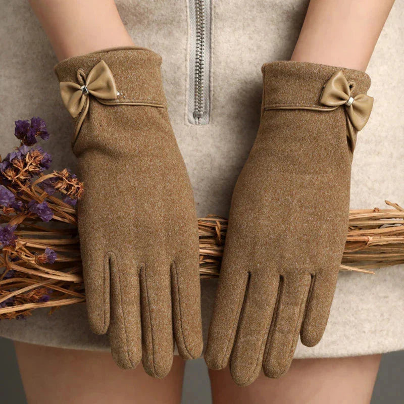"Velvet Touch" Bow Gloves Caliboot