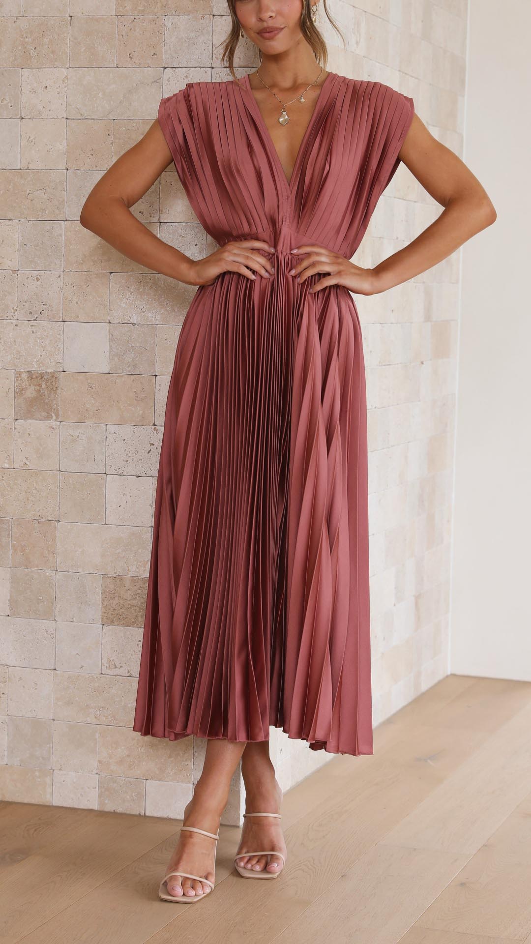 Women's V-Neck Pleated Maxi Dress