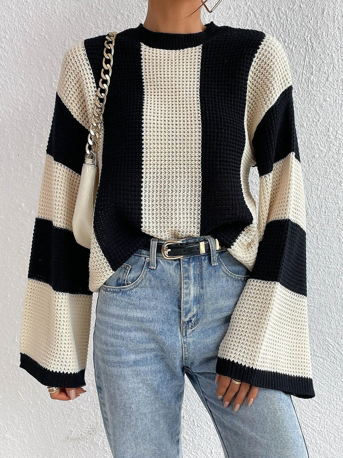 Women's Round Neck Striped Sweater
