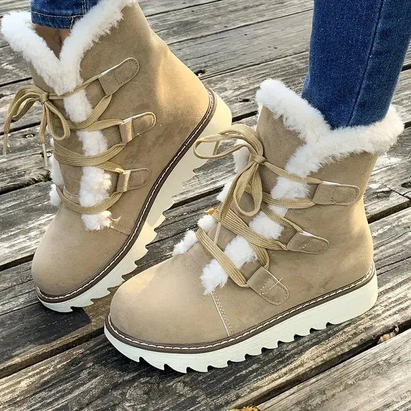 Women's Textured Flat Boots Padded Collar