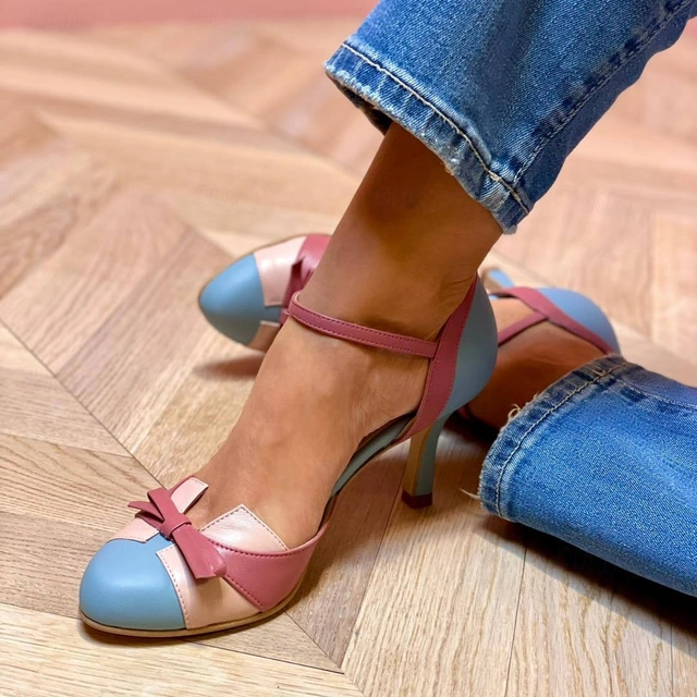 Women's Round Toe Heels with Bow Detail